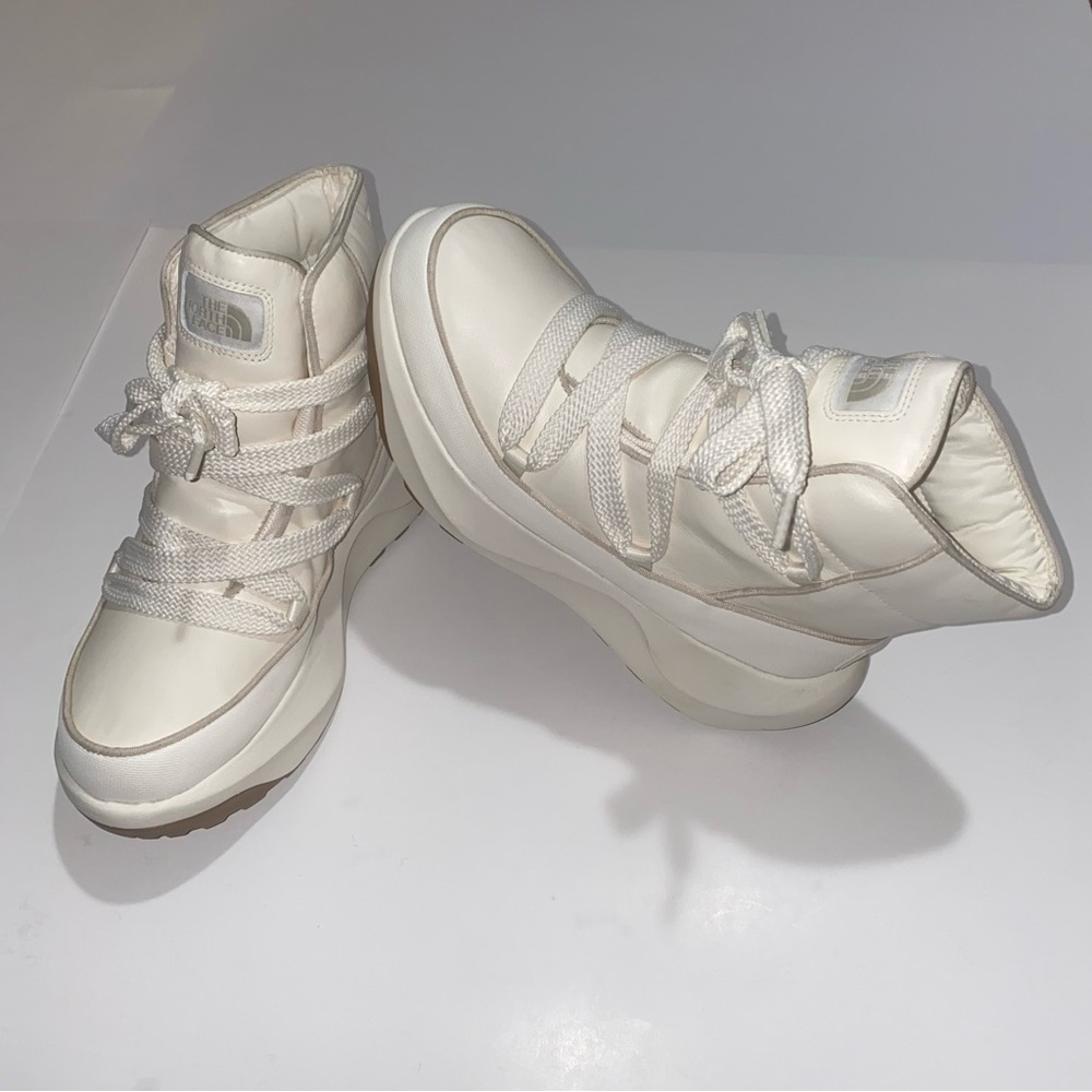 The North Face Halseigh Thermoball Women's Waterproof Platform Boots SIZE 8